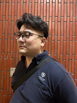 オスマン 御茶ノ水神保町店(Osmann) フェザーパーマグレーブルーカラー刈り上げショートバング