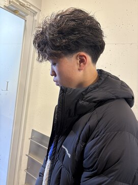 オルカ(ORCA) ショートフェザー/テーパーフェード/fade/barber/KEI