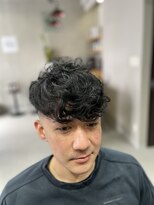 ニーキュウヨン バーバーズストア(294 BARBER's Store) スキンフェード×スペインカール