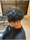センターパート×強めツイストスパイラル