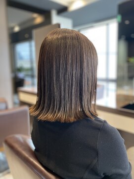 フロア(FLOOR) くすみベージュ/切りっぱなし/ボブ