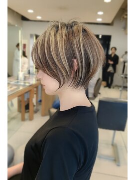 ロハスバイケンジ(LOHAS by KENJE) 【白髪ぼかしハイライト】×【ショート】小田急相模原