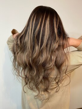 ガルボ ヘアー(garbo hair) 艶髪　ハイライト　韓国風カラー