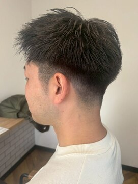 ロカ バイ ティアトロ ヘア サロン(ROCA by teatro hair salon) メンズカット 刈り上げ ビジネスカット 黒髪 ツーブロック 30代