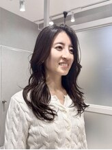 ファイブ ノーヴル カラット(5 Noble ct.) エレガントなレイヤースタイル