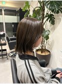 オリーブグレージュ
