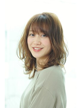 アームスヘアー(ARMS HAIR) ショコラベージュのミディアムレイヤー