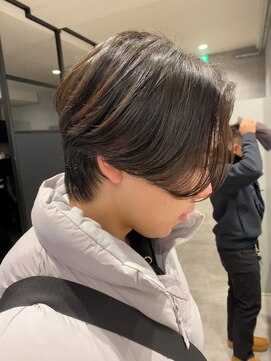 アンダーバーホワイト(_WHITE) センターパートウルフ