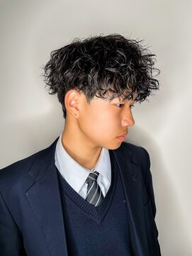 エデンバイトゥルークリエイション(EDEN by True Creation) ツーブロックスペインカールマッシュ