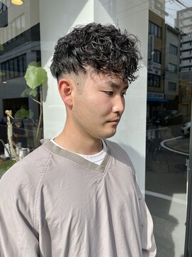 ヘアー アイス ルーチェ(HAIR ICI LUCE) 3ミリ刈り上げスペインカール / 井上