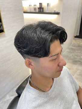 アントレース 東池袋店(UNTRACE) センターパート×テーパーフェード　メンズ/バーバー/理容室