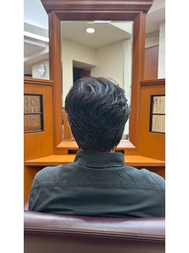 センターパート／ウルフ／レイヤー