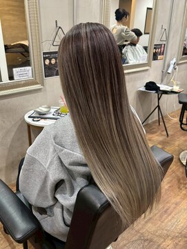 ヘアプレイスソル (HAIR PLACE SoL) ブリーチカラー/アッシュベージュ/ストレートヘア