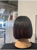 インナーカラーで魅せるミニボブ