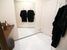 デザインラボ(design labo)の雰囲気（リラックスできるようにガウンもご用意しております。）