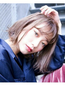 エイミー(Aimee) Aimee おフェロボブ×3Dプラチナベージュ