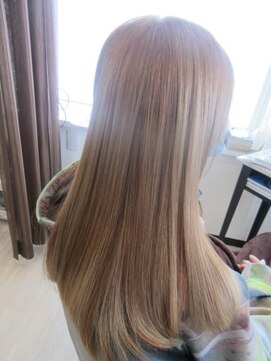 コア フィール ア デイ(COIFFURE A DAY) 【M3D見附今町】ミルクティーベージュ