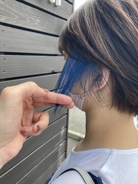 オーシー 四ツ井店(O'sea) インナーカラーブルー