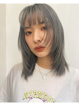 シータ(sheta) 【sheta】ミディアムウルフボブレイヤーブリーチハイトーン