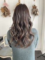 マリアナ(Mariana)&nbsp;ハイライトショートヘアレイヤーカットダブルカラー