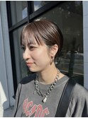 グレージュカラー×耳掛けタイトショート
