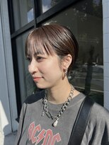 ソル(sol.)&nbsp;グレージュカラー×耳掛けタイトショート