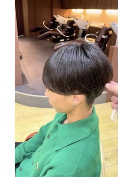 ミリ(milli Produce by ITAKURA) センターパート毛流れニュアンスパーマ