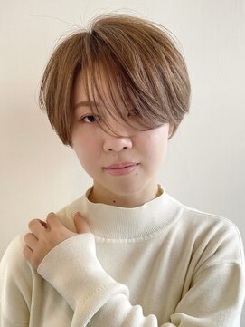 イヴォークトーキョーオーサカ(EVOKE TOKYO osaka) ハンサムショート ウザバンクレイヤーカット ベージュカラー