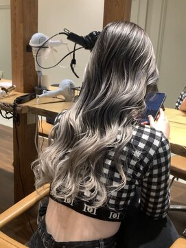 ラグーン(LAGOON) バレイヤージュグレージュハイライトダブルカラーケアブリーチ