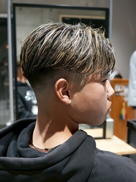 メッツ 原宿(METS) MEN'S/ハイライト×パートスタイル/テーパーフェード/2ブロック