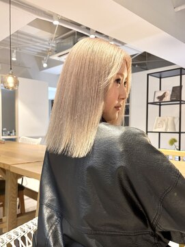 シェーン 仙台駅広瀬通店(schon) ホワイトベージュ