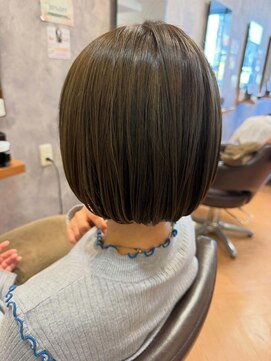 オリーブベージュ