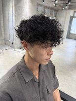 ハイプ(HYPE)&nbsp;フェザーパーマ/センターパート/シャドウパーマ/眉毛