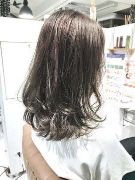 ハナビ(hanabi) バレイヤージュ ハイライト グラデーション ダークアッシュ