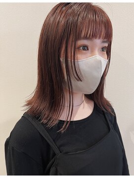 トリコ ショップアンドヘアサロン(tricot shop hair salon) オレンジカラー/外はねミディアム