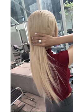 シェリ ヘアデザイン(CHERIE hair design) 抜きっぱなしホワイトブロンド