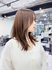 くびれヘア/セミロング/韓国ヘア/シースルーバング/前髪/小顔