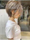 ショートヘアショートボブ白髪ぼかしハイライトカラーボブ