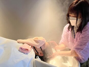 シーズンズ(SEASONS)の写真/【美髪は健康な頭皮から】女性スパニストによる2タイプのヘッドスパ★専用個室で至福のひとときを♪
