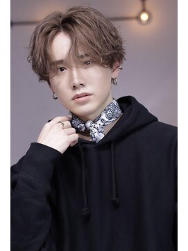 リップス 心斎橋(LIPPS) ミルクティーベージュセンターパート