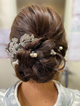 カミビキ(kamibiki)の写真/【TEL予約のみ／個室完備】バックスタイルもキレイな仕上がり◎早朝の受付も承っています！