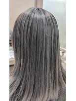 アース 菊名店(HAIR&MAKE EARTH)&nbsp;シャドールーツホワイトシルバーカラー