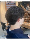 ナチュラルな質感のメンズパーマ