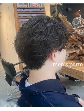 サード(Third) ナチュラルな質感のメンズパーマ