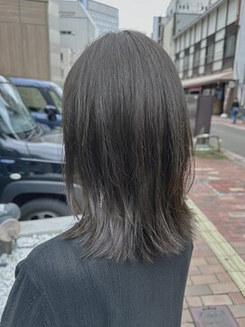 ヘアーメイクオズ(hair make O/S) 【KON】顔周りレイヤーおくれ毛＿秋冬カラー＿グレージュ