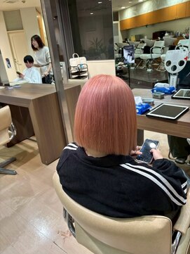 アウラ(AURA) ピンクベージュハイトーンカラーブリーチ
