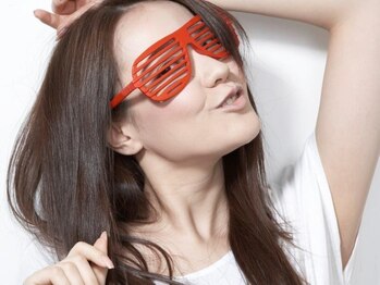 ヘアーサロン アールイー(Hair salon Re)の写真/《ゼロテクカラー》頭皮に刺激が少ないカラーテクニックは必見！薬剤がしみにくいので、敏感肌の方に◎