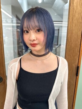 ヒビヲ 天神警固(HIBIO) ショートボブ切りっぱなしボブタッセルボブブリーチダブルカラー