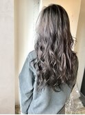 大人可愛いグレイッシュカラーゆるふわロング/透明感