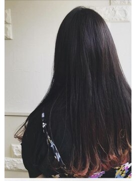 クルト バイ マルカ(KURT by MARUCA) #ロングヘア#黒髪#メッシュ#グラデーション